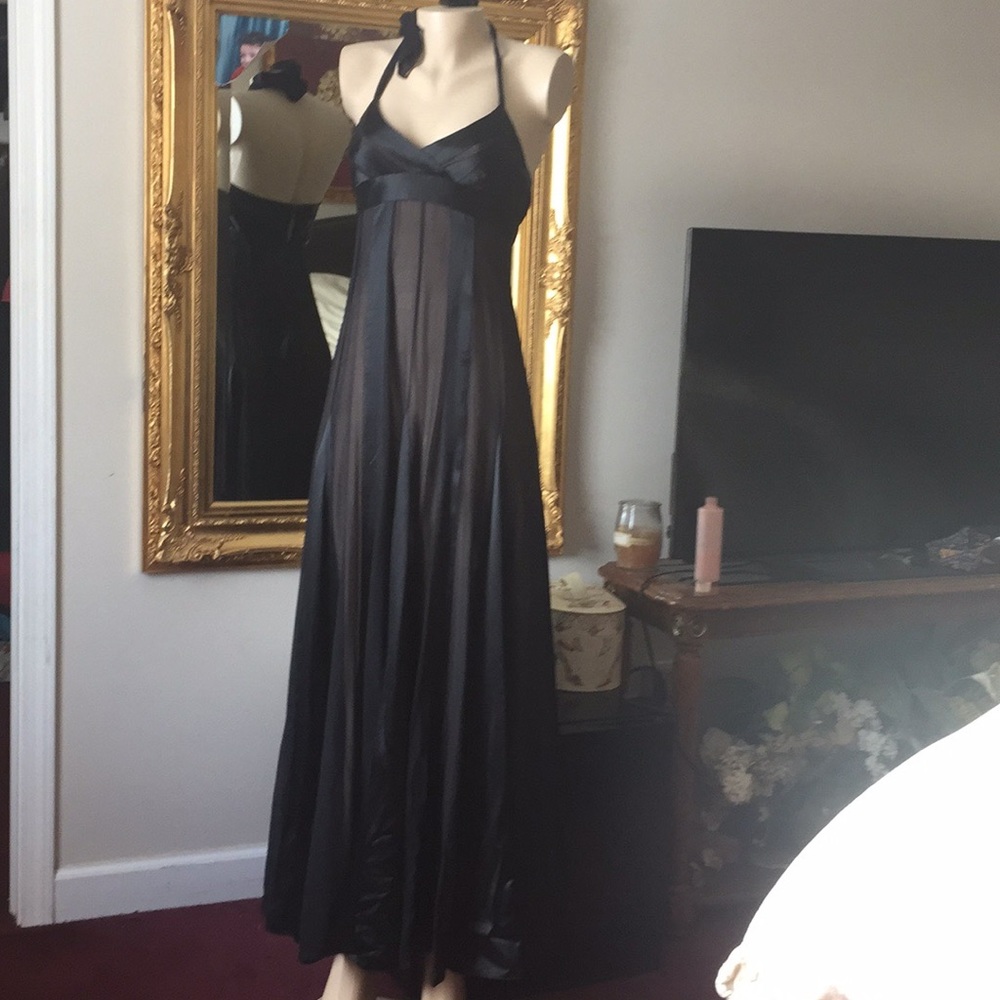 BCBG Max Azria SZ 2